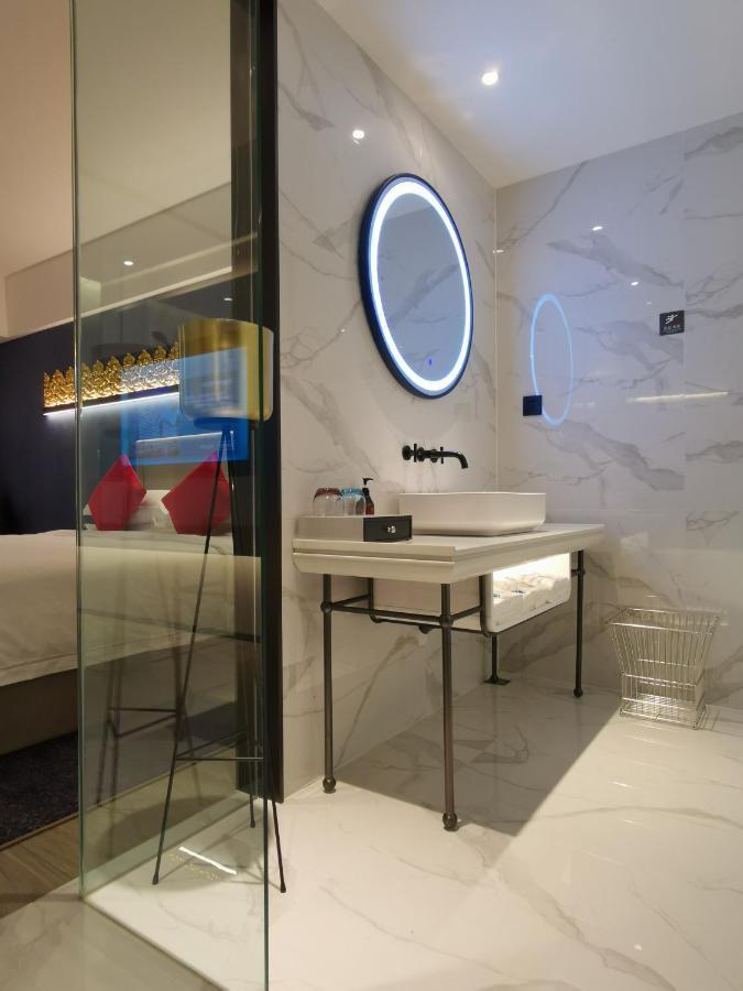 Tian Yi International Hotel 天艺国际酒店 Phnom Penh Extérieur photo